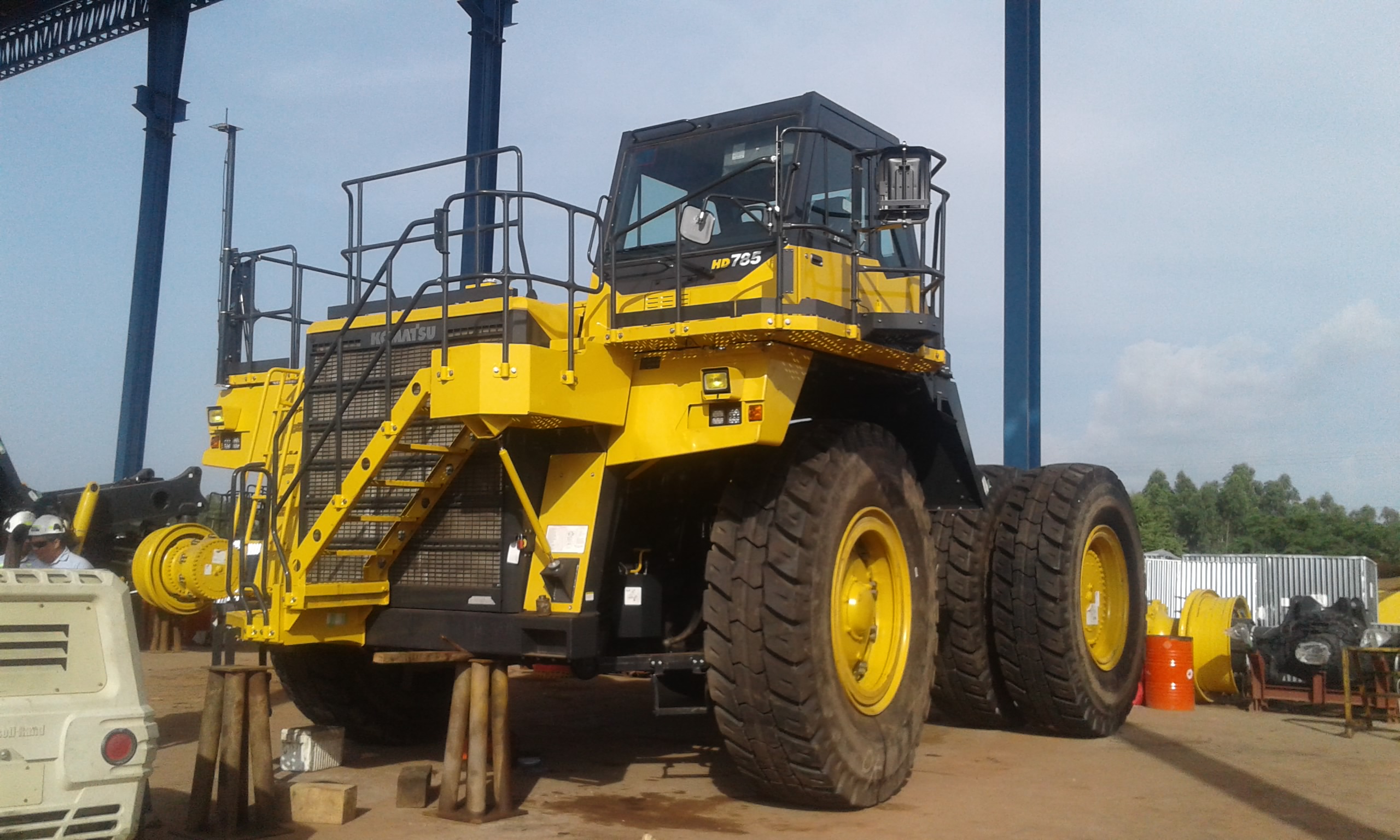 Con éxito finaliza primer armado de camión HD 785-7