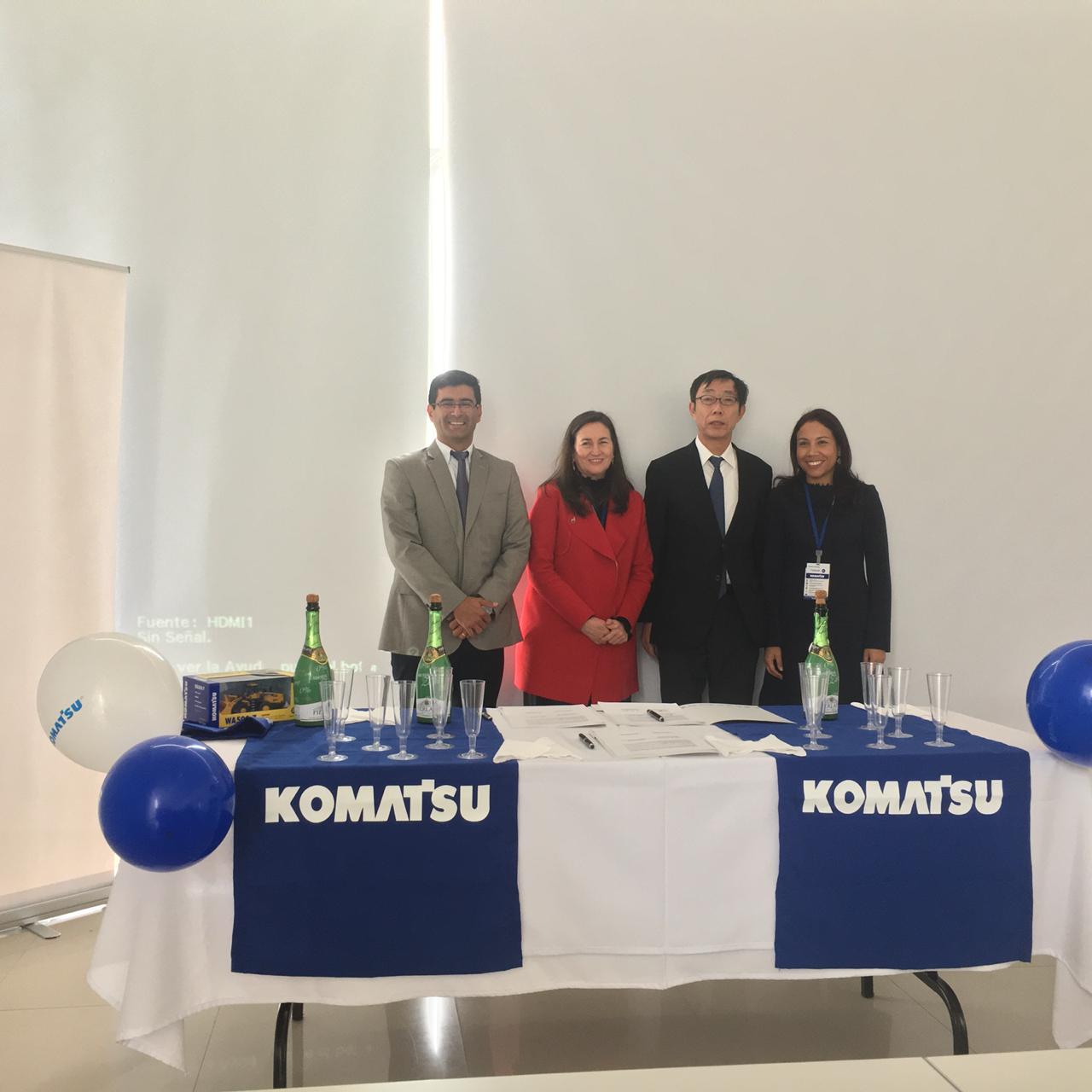 Komatsu y Minera Cerrejón firman convenio de cooperación para potenciar la educación de jóvenes de La Guajira