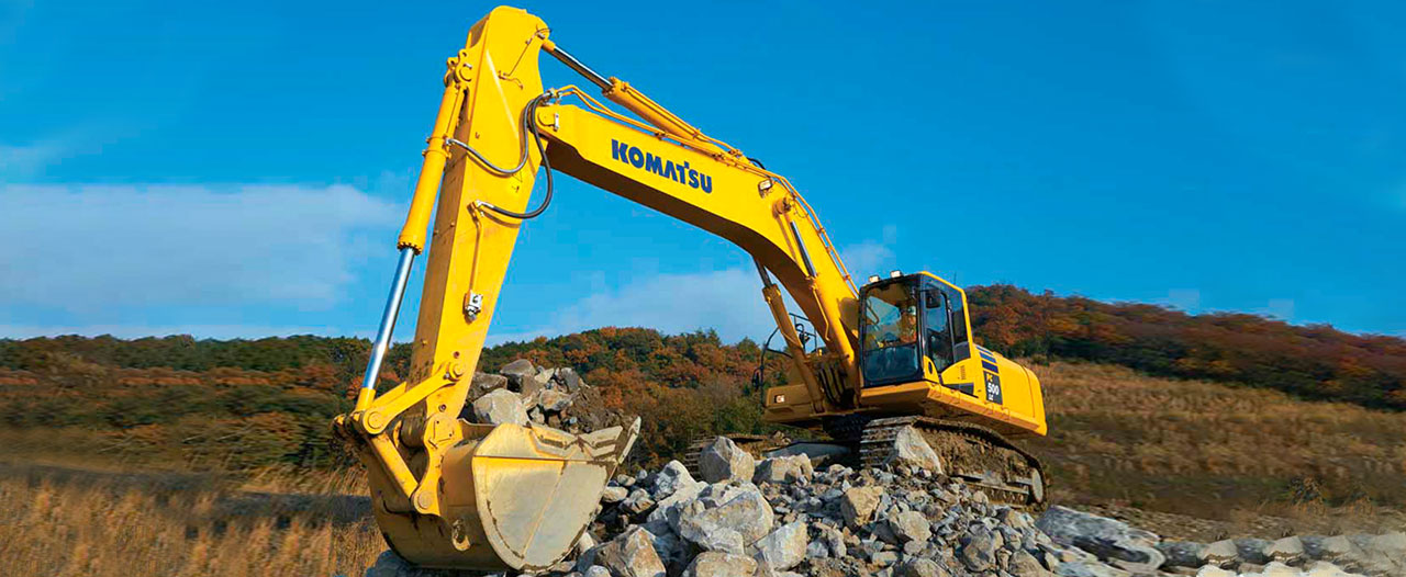 El equipo de Komatsu conoce las características de la excavadora - Komatsu Colombia
