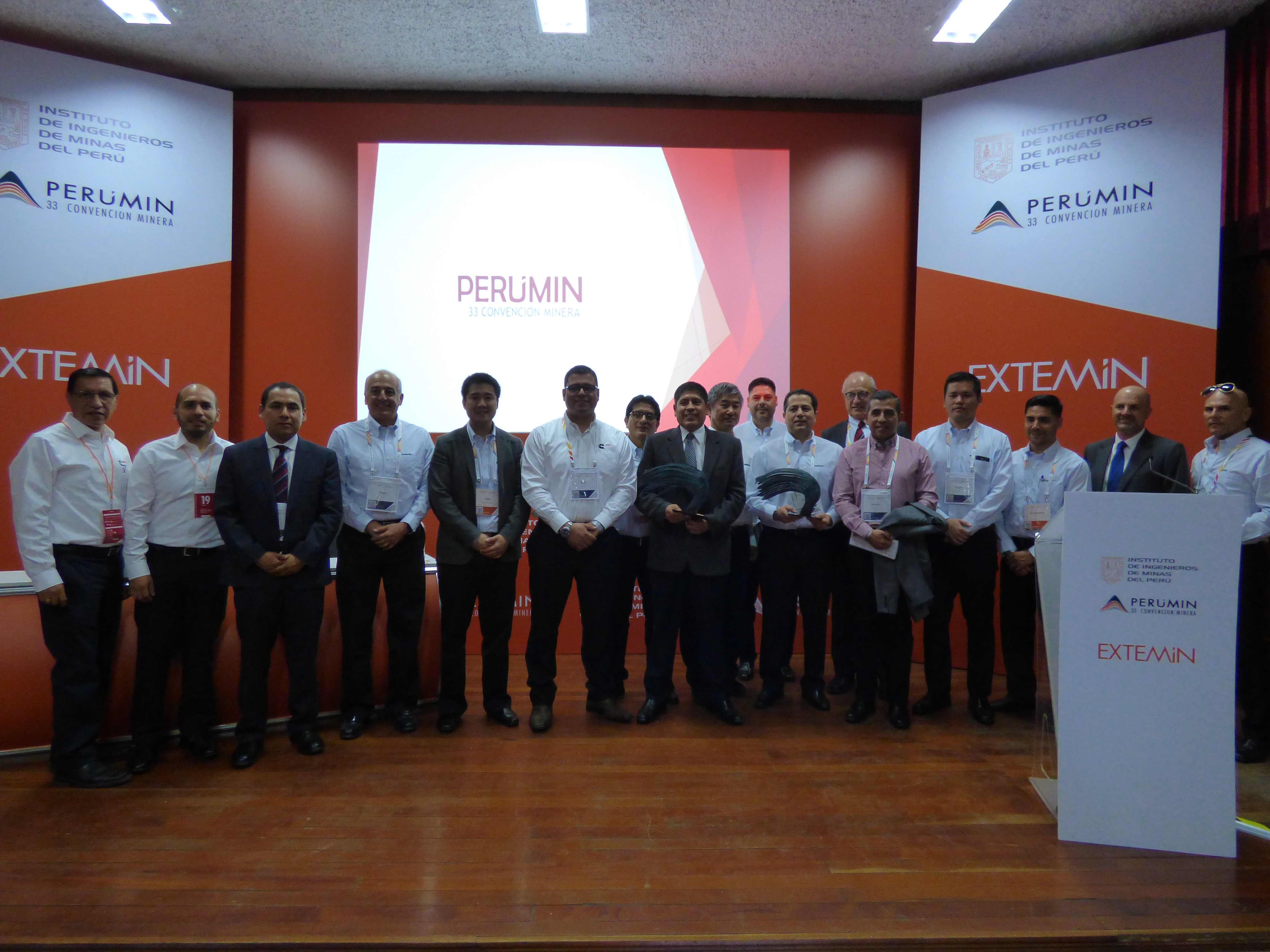 Komatsu Mitsui recibió reconocimiento en ranking Phibrand Perú