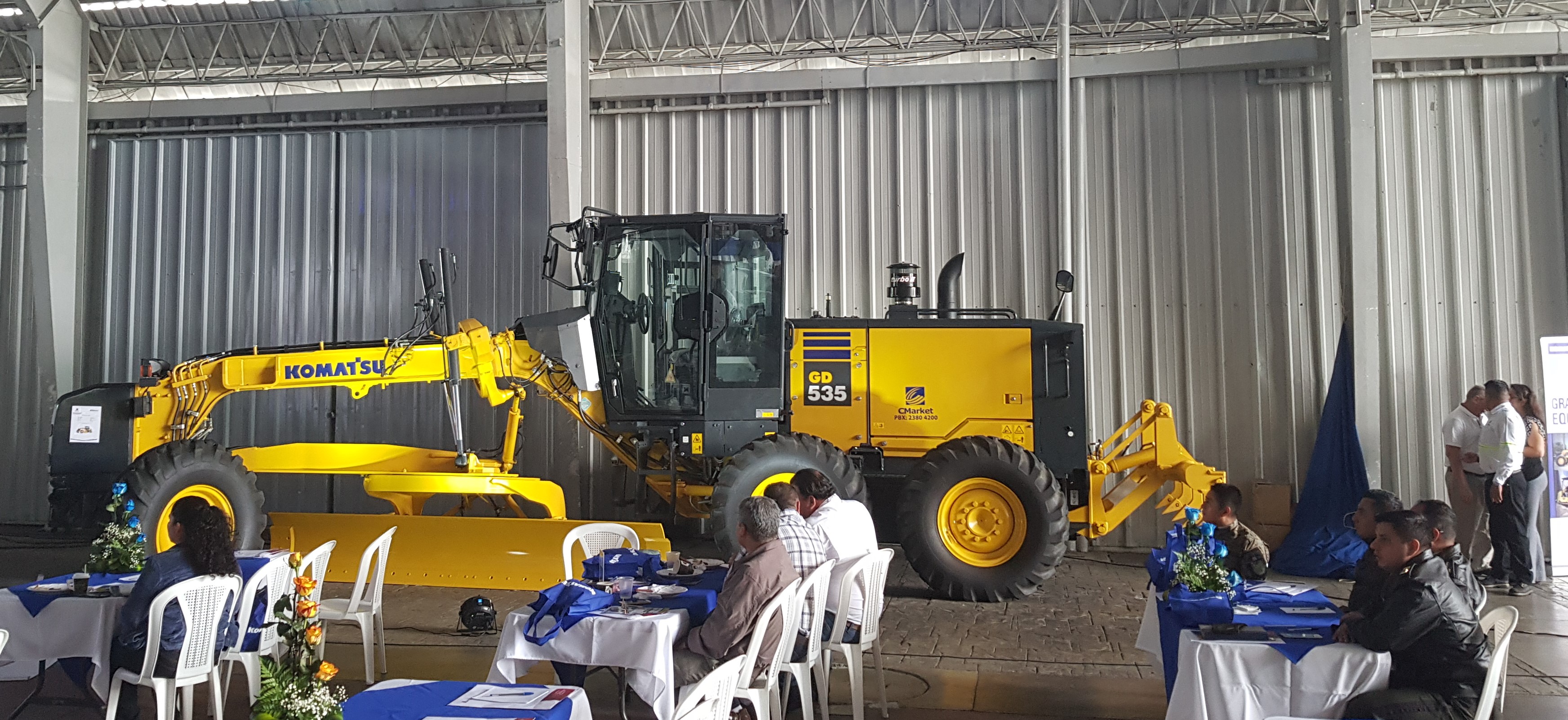 La motoniveladora Komatsu GD535-5 llega a Guatemala