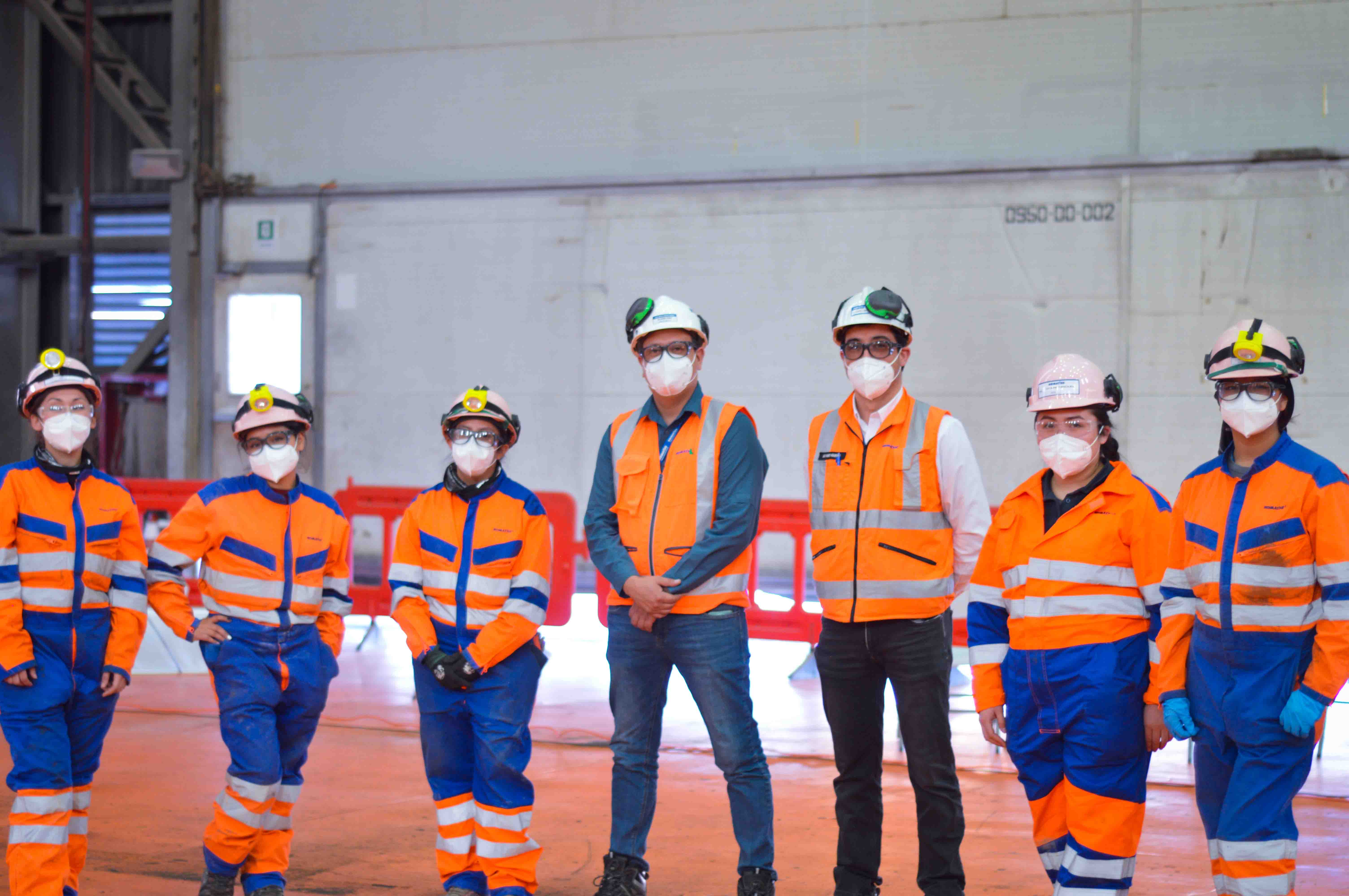 Autoridades visitaron a las “Mantenedoras” de Gabriela Mistral: el exclusivo turno de mujeres mineras de  Grupo Komatsu Cummins