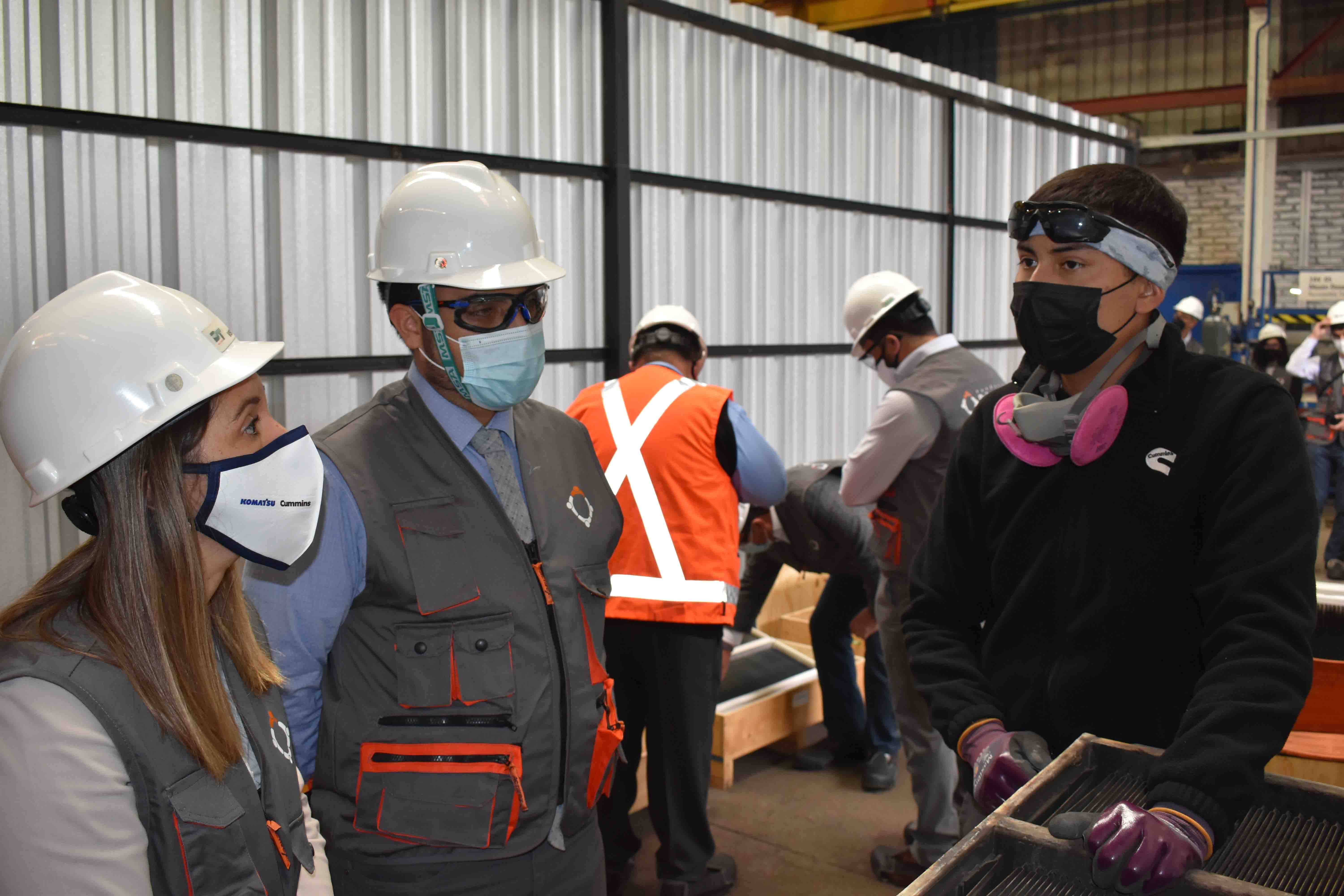 Seremi RM de Justicia y Derechos Humanos destacó a  Fundación Reinventarse de Grupo Komatsu Cummins tras conocer su labor en reinserción