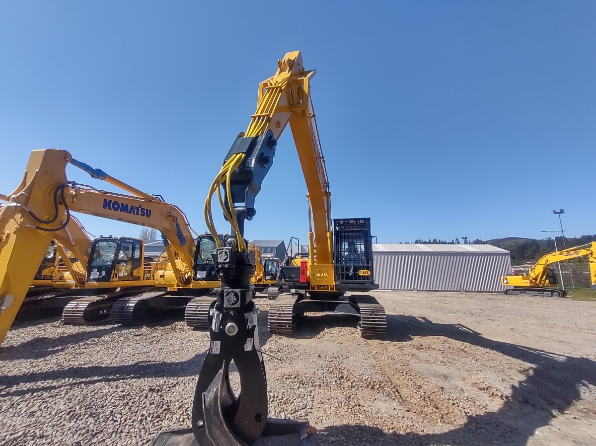 PC210LC-10M0 + Garra