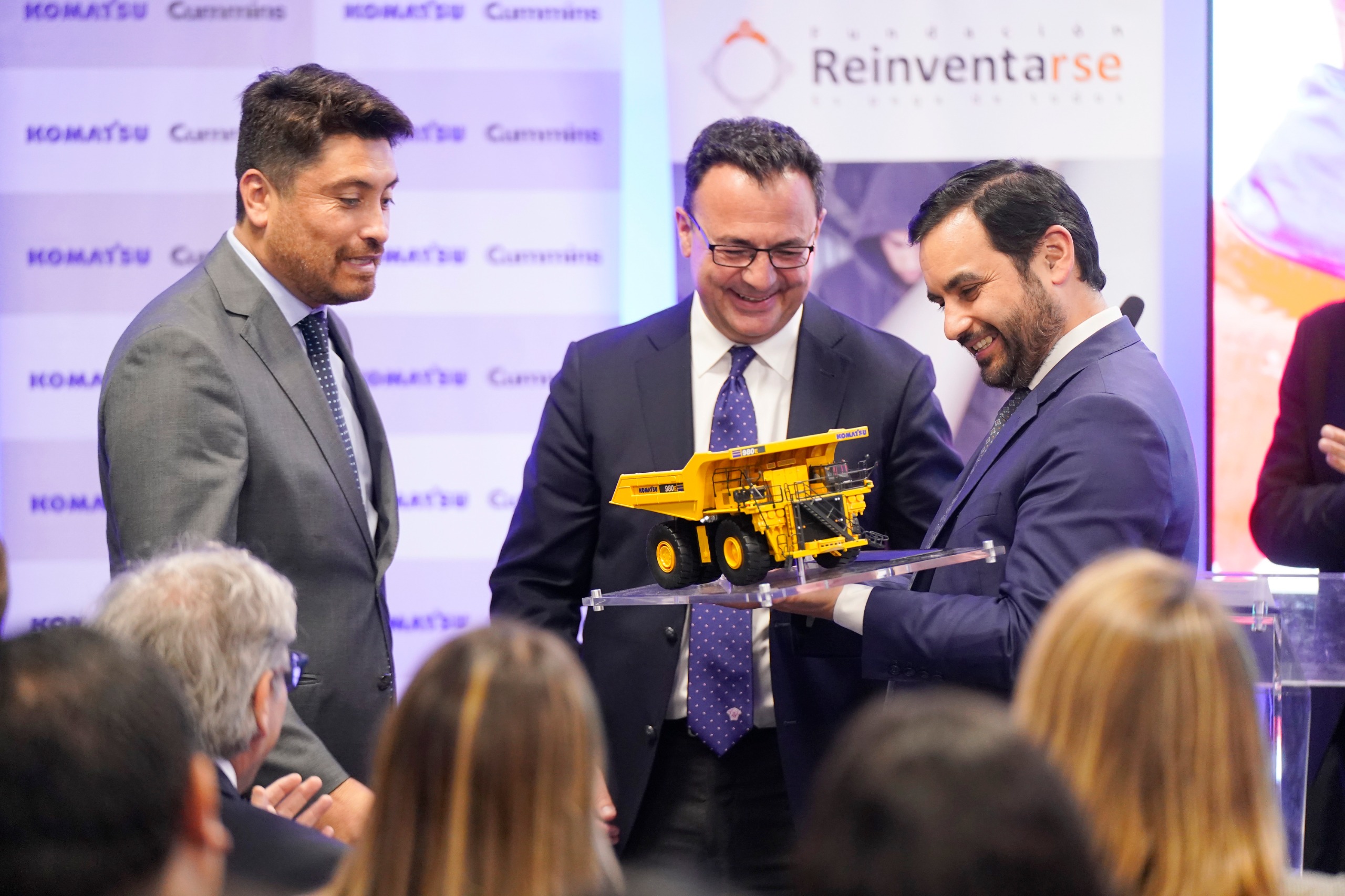 Ministerio de Justicia y DDHH conmemora el Día del Trabajador y la Trabajadora destacando alianza público-privada por la reinserción