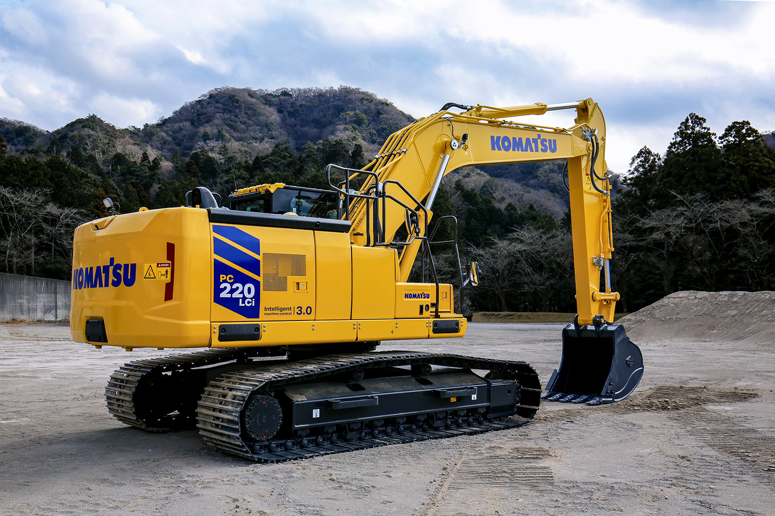 Los equipos Komatsu modifican su identidad visual tras 24 años