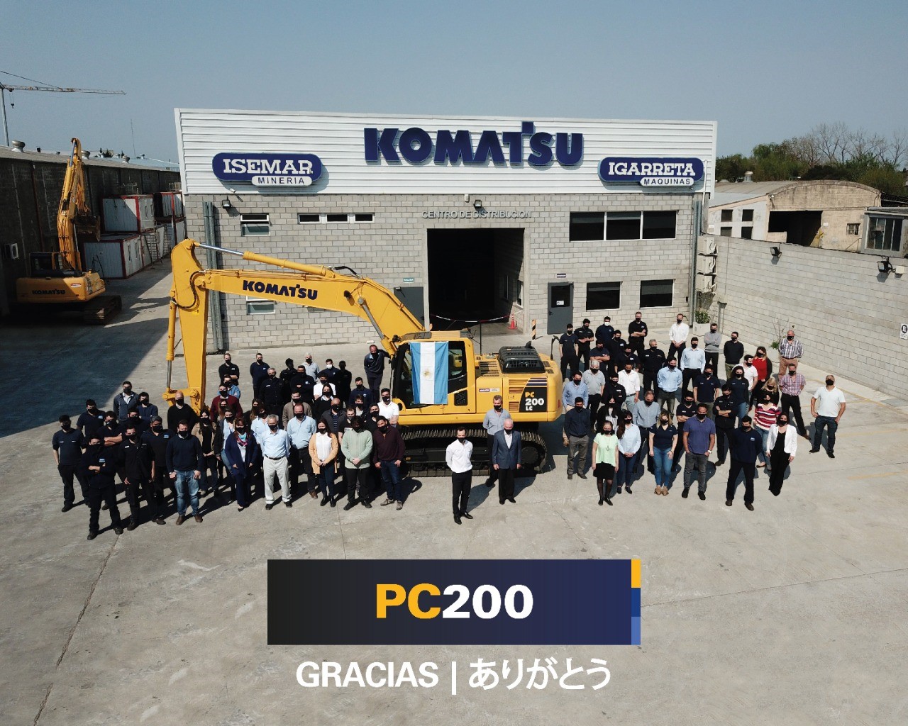 Comercialización de la última excavadora hidráulica PC200LC-8M0 en el mercado argentino